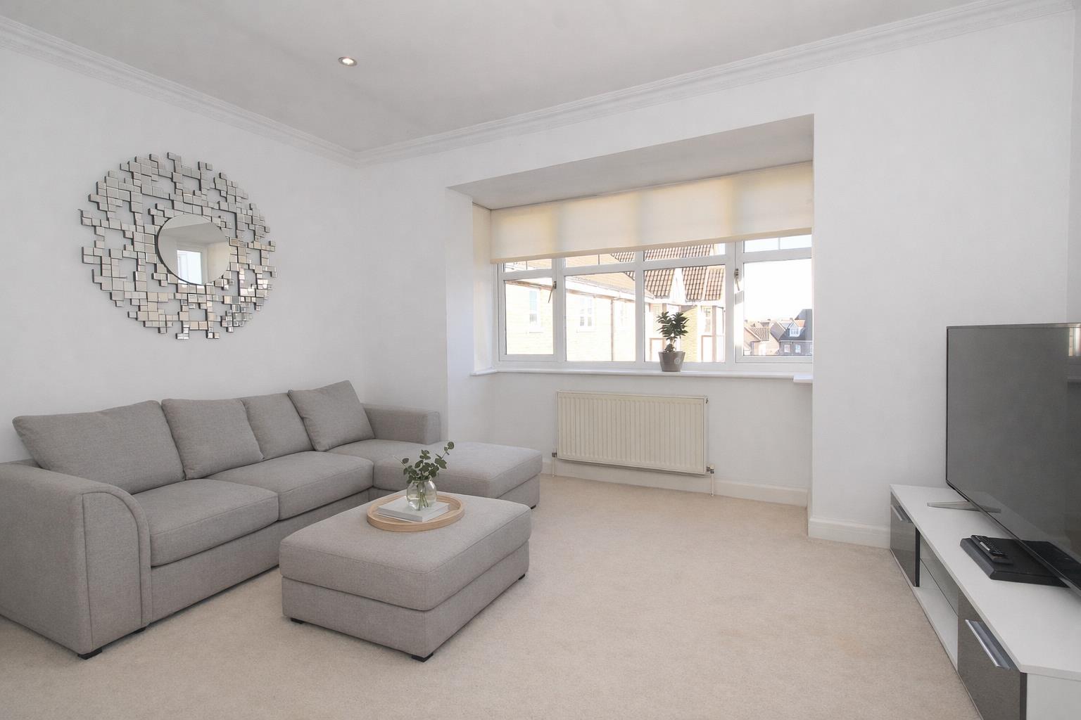 3 bed property in Sandpiper Road, Sutton